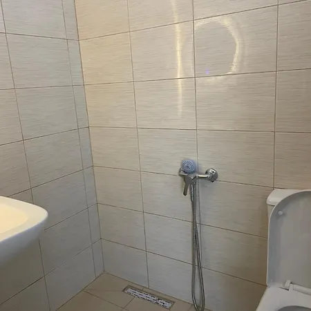 Zini Влёра