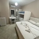 Zini Konukevi Avlonya