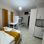 Zini Konukevi 3*