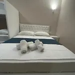 Zini Konukevi 3*