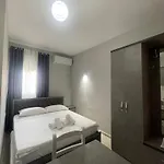 Zini Konukevi 3*