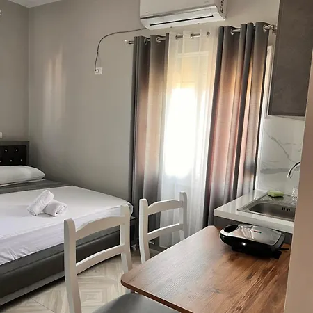 ゲストハウス Zini Vlorë